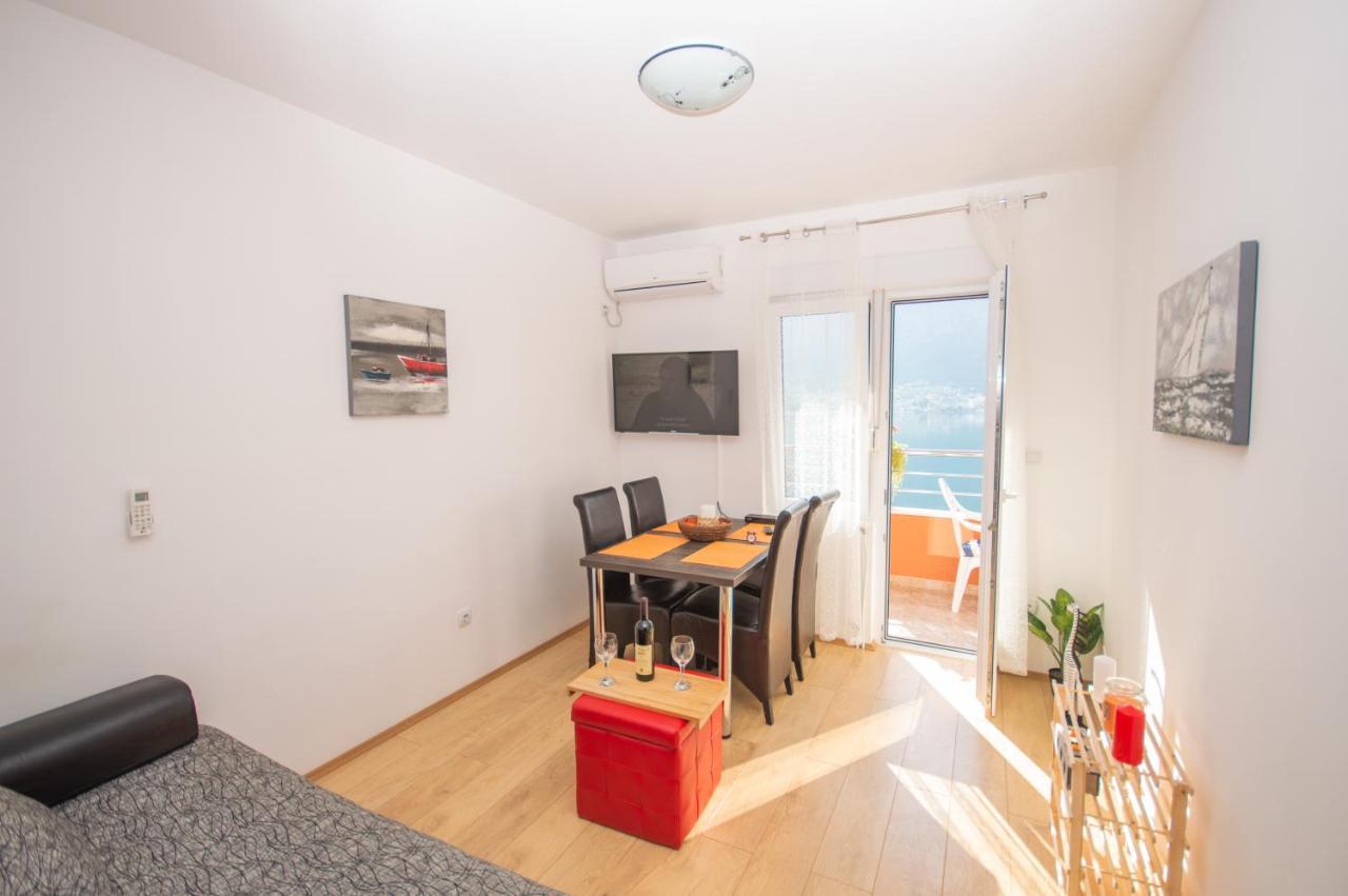Apartmani Mrsic Risan Εξωτερικό φωτογραφία
